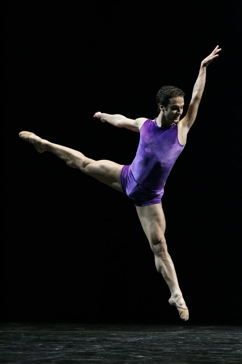Locking dancer